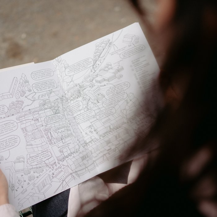 Man sieht eine Illustration im Buch Gemeinwohl bauen, Band 2: BOB CAMPUS - von der Magie des Gemeinsinns. Sie zeigt den Stadtteil Wuppertal-Oberbarmen rund um den BOB CAMPUS.